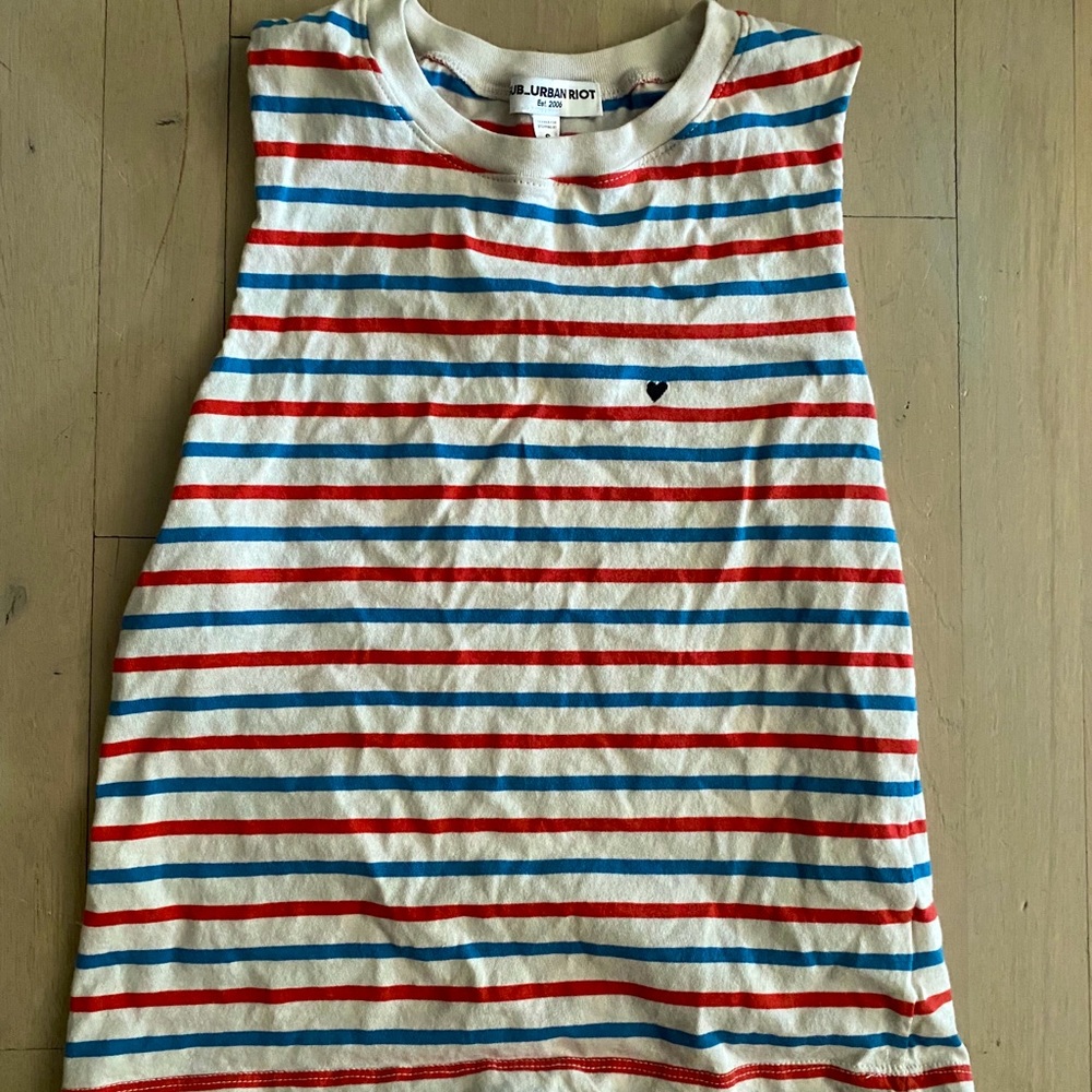 Red white & blue sub_urban riot tank
